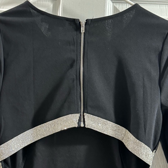 Backless dress - Picture 8 of 13